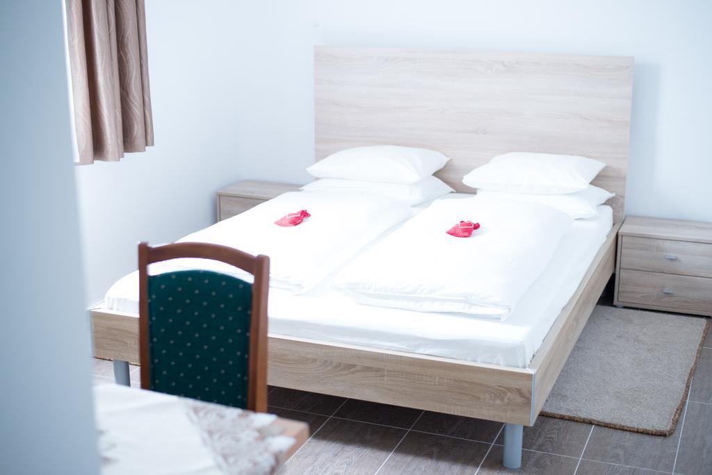 Cafe 168 Bed & Breakfast Wina Ruang foto