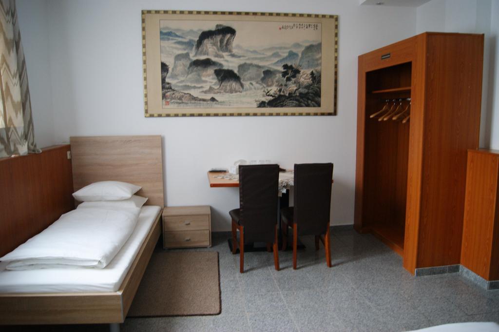 Cafe 168 Bed & Breakfast Wina Ruang foto