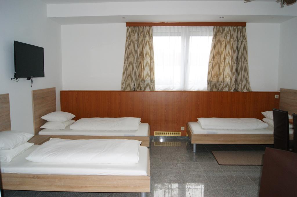 Cafe 168 Bed & Breakfast Wina Ruang foto