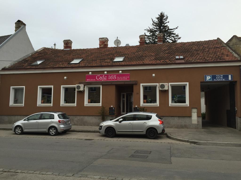 Cafe 168 Bed & Breakfast Wina Bagian luar foto