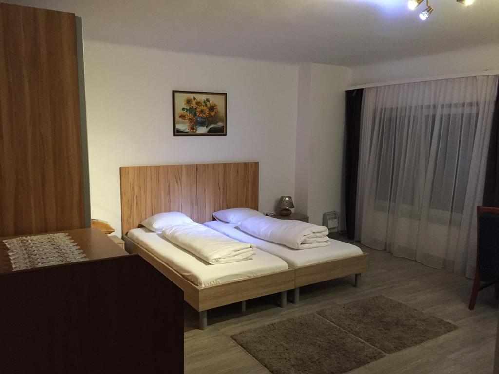 Cafe 168 Bed & Breakfast Wina Bagian luar foto