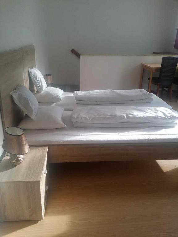 Cafe 168 Bed & Breakfast Wina Bagian luar foto
