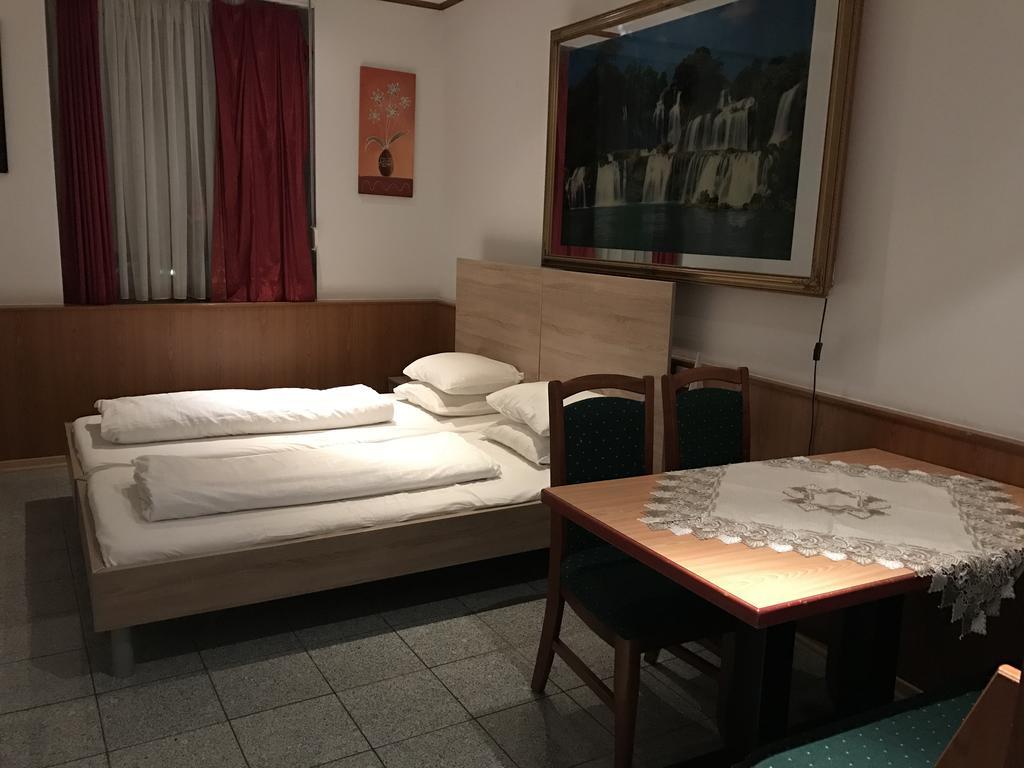 Cafe 168 Bed & Breakfast Wina Bagian luar foto