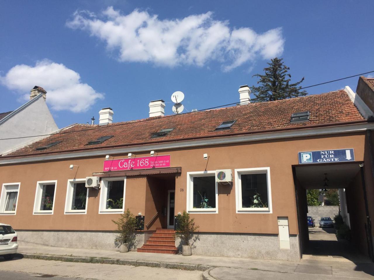 Cafe 168 Bed & Breakfast Wina Bagian luar foto